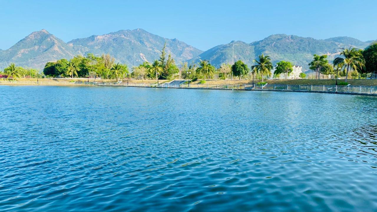 The Track Homestay - Near Bai Dai Beach Cam Lam Екстер'єр фото