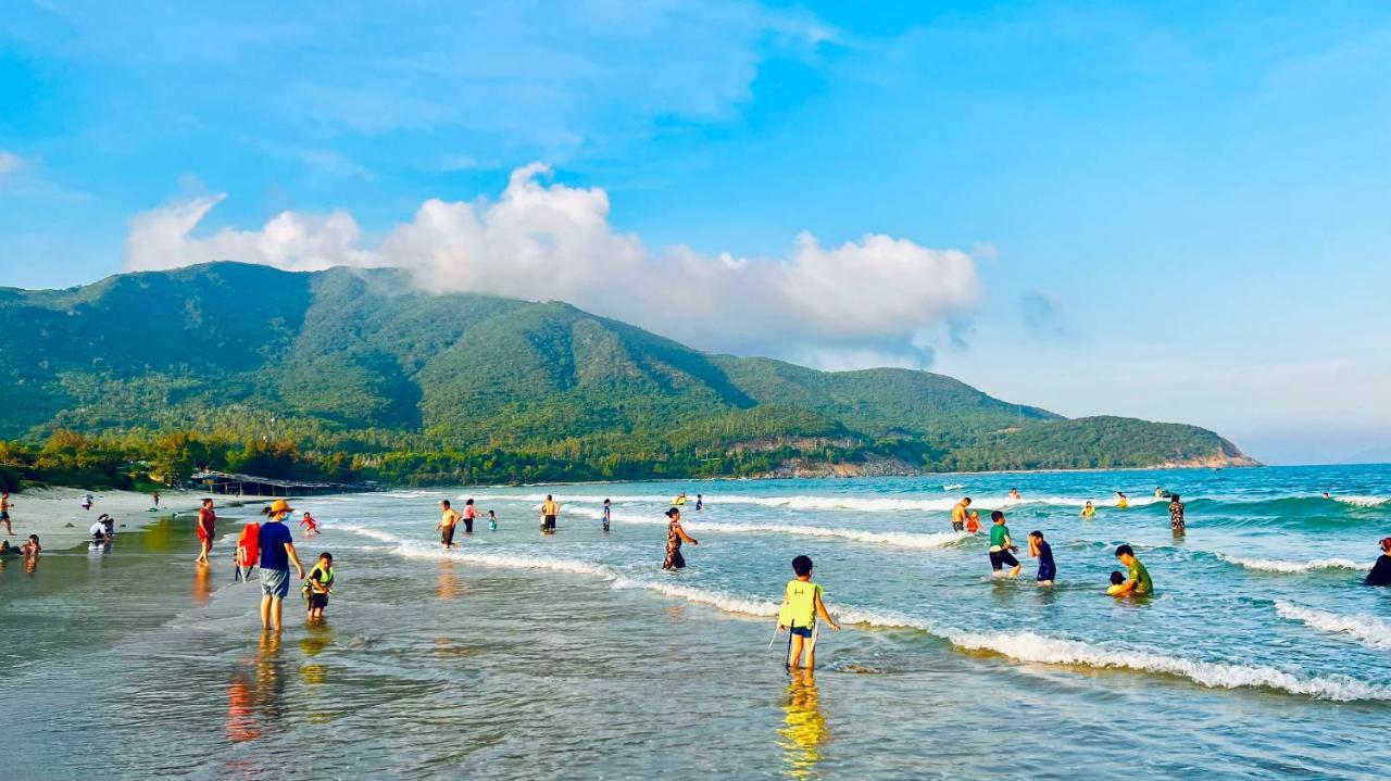 The Track Homestay - Near Bai Dai Beach Cam Lam Екстер'єр фото