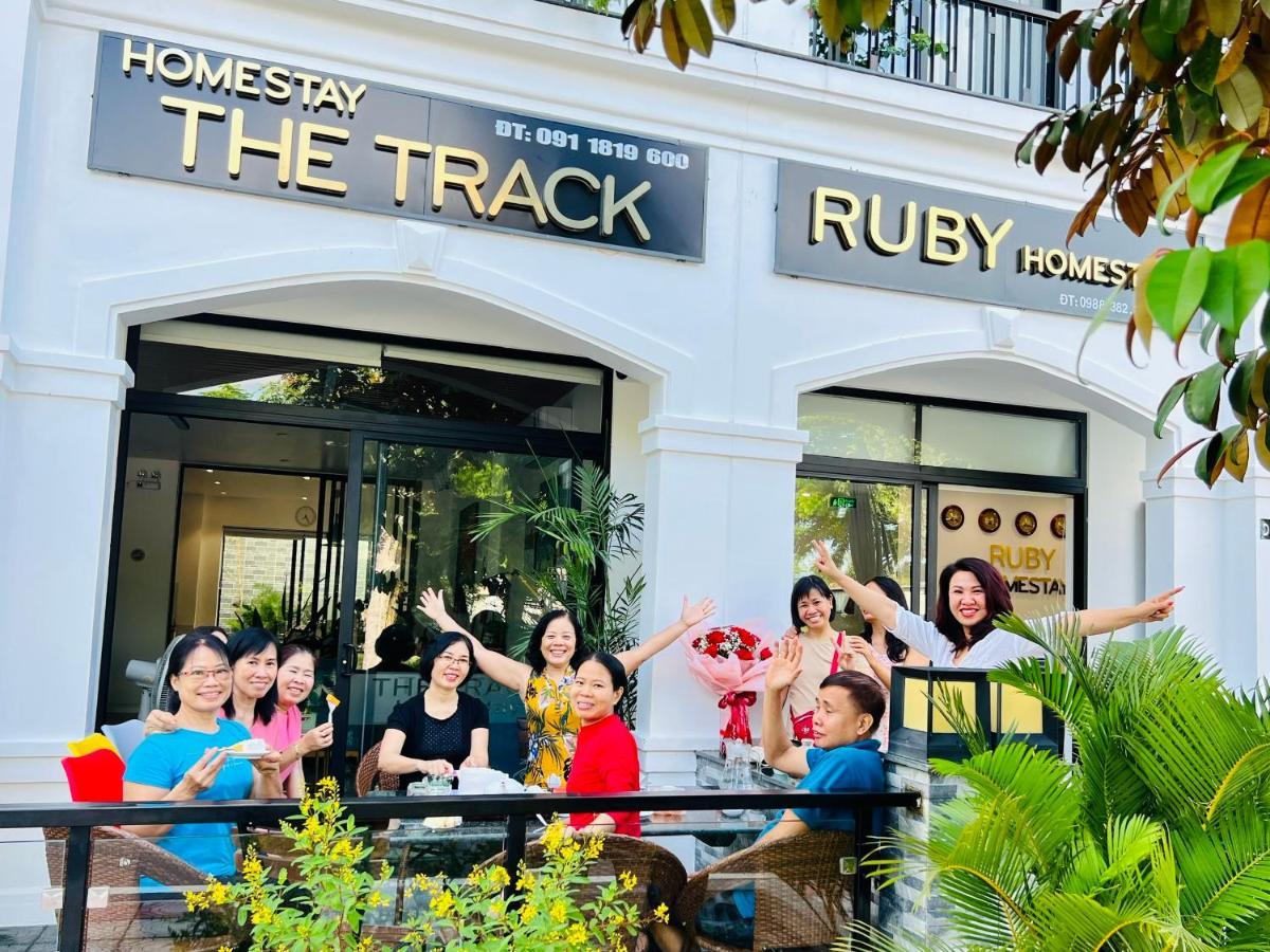 The Track Homestay - Near Bai Dai Beach Cam Lam Екстер'єр фото