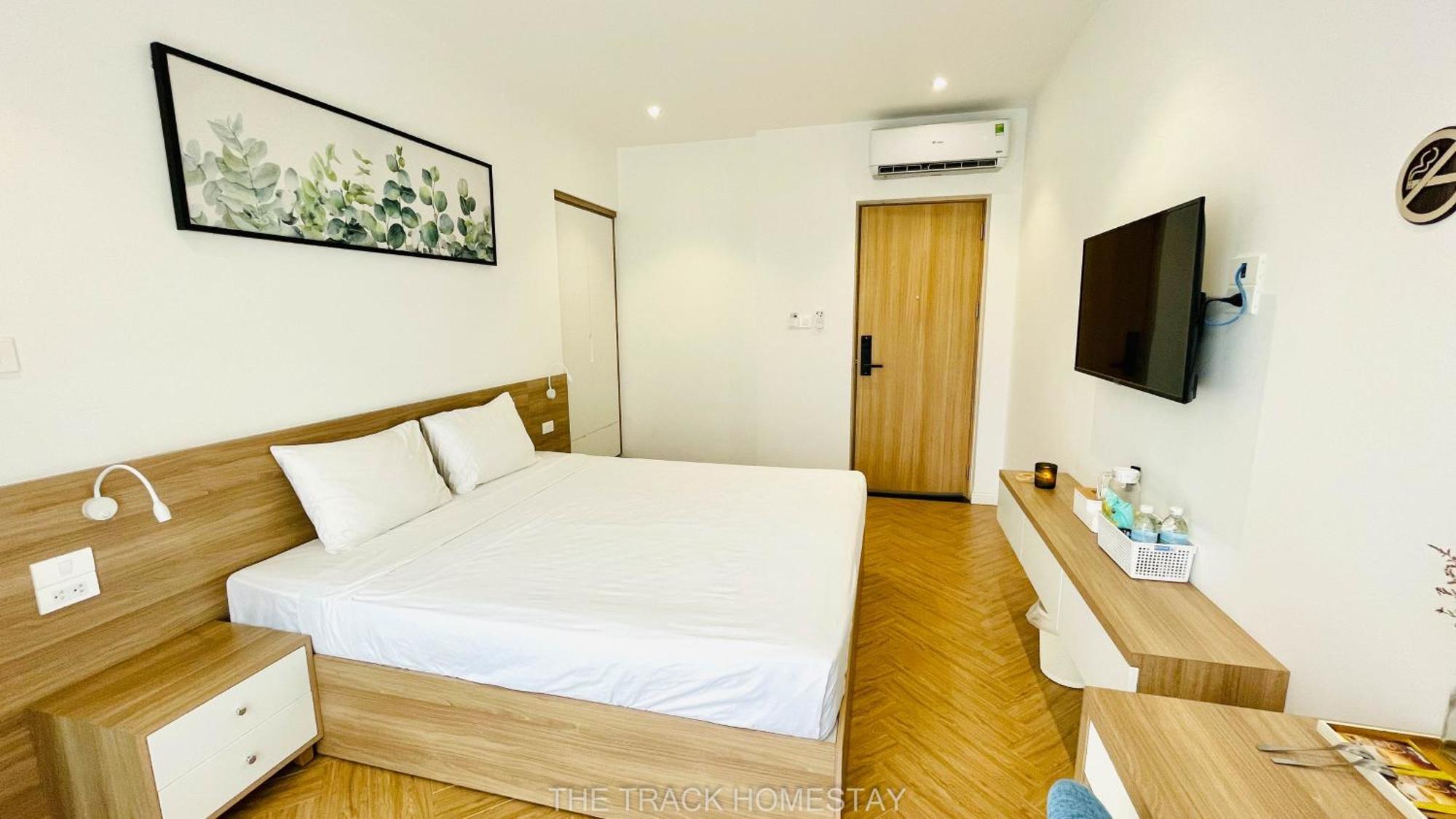 The Track Homestay - Near Bai Dai Beach Cam Lam Екстер'єр фото