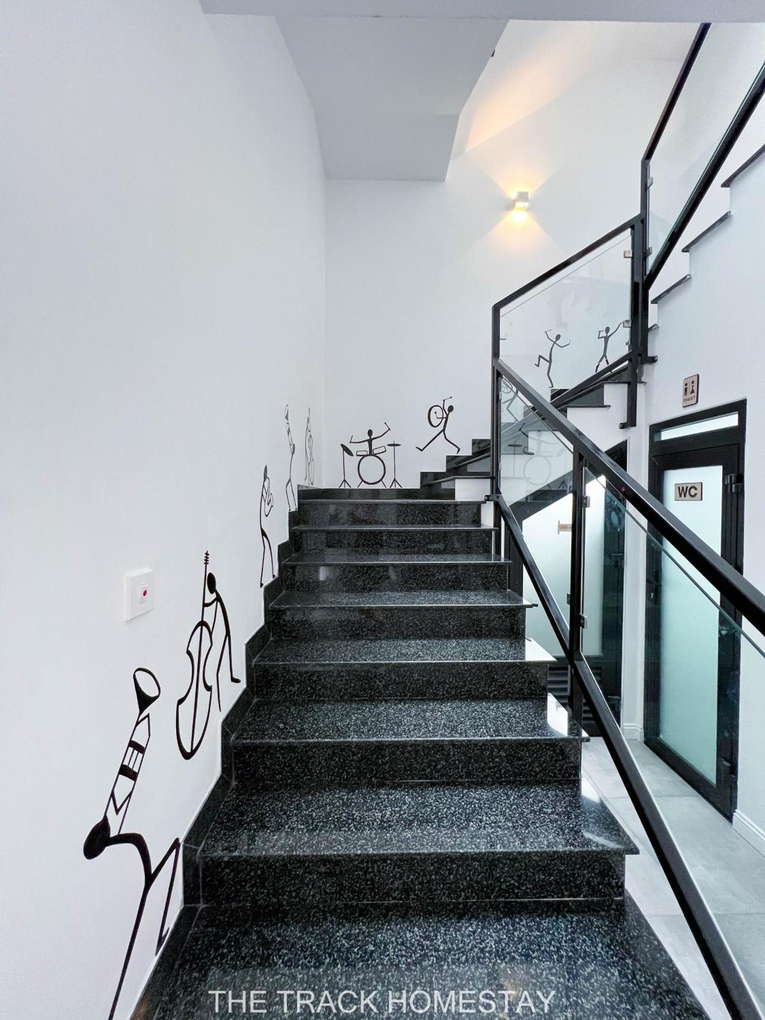 The Track Homestay - Near Bai Dai Beach Cam Lam Екстер'єр фото